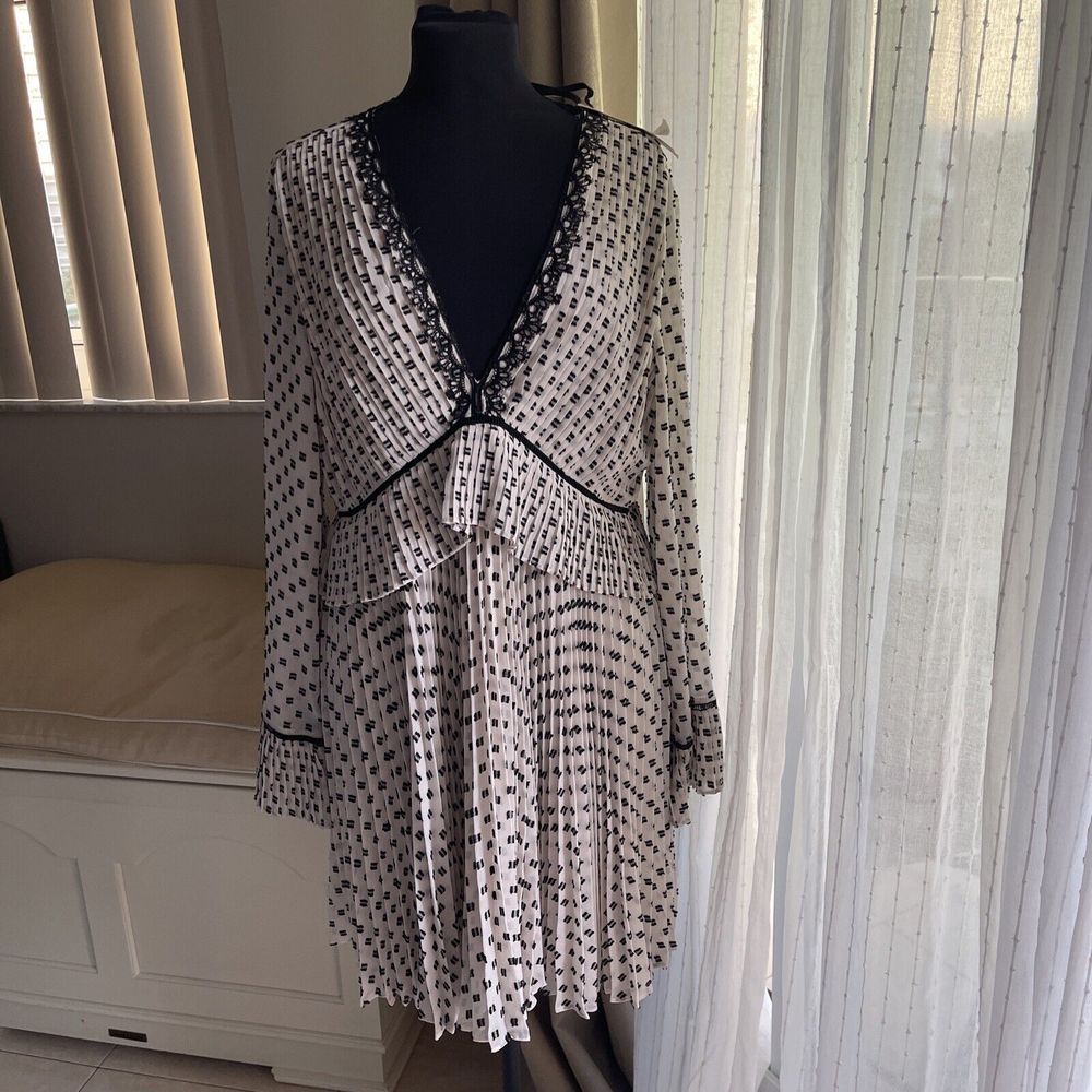 NEW CHELSEA & VIOLET Woman’s Tiered Ruffle Samba Flower Long Sleece Dress sz L